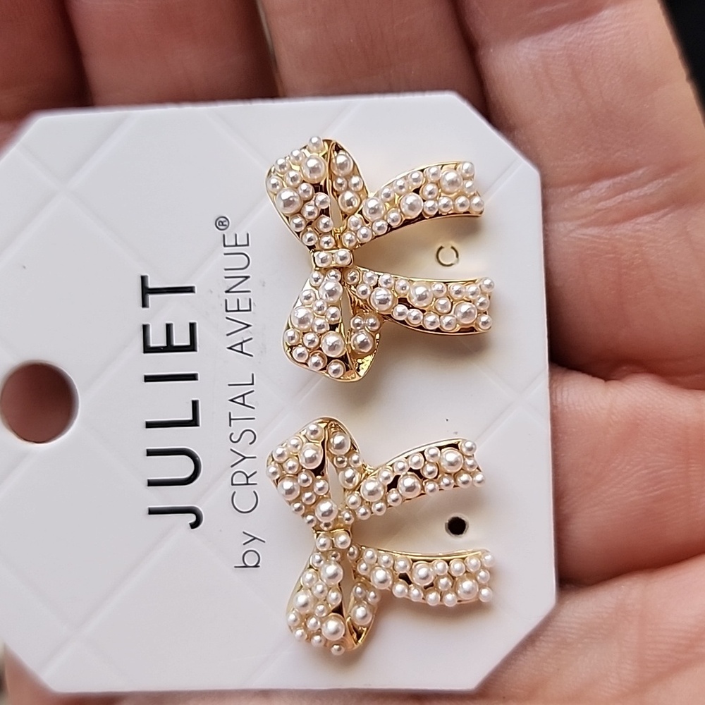 Juliet Gold Bow Earrings - Picture 3 of 3